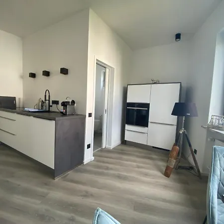 Surland Apartments, 4